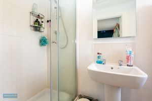 En-suite- click for photo gallery